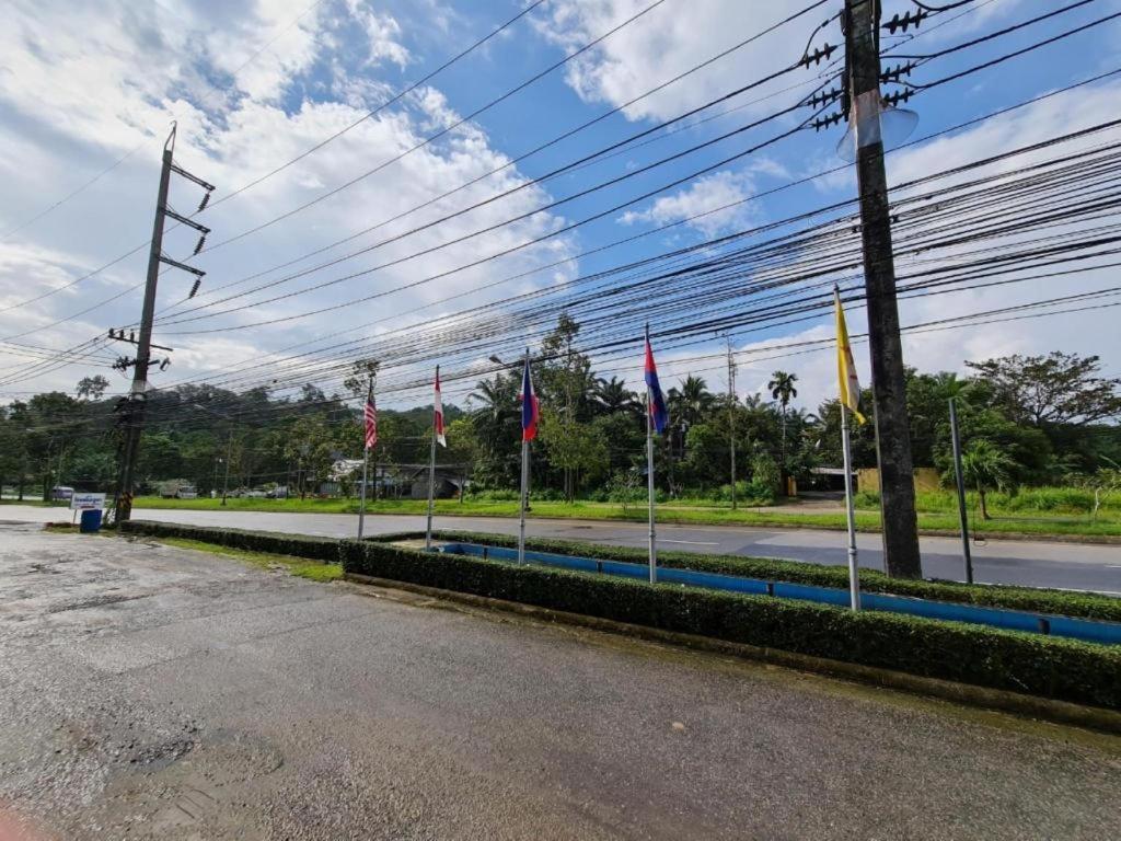 Phu Nga Hotel Natai Beach Buitenkant foto