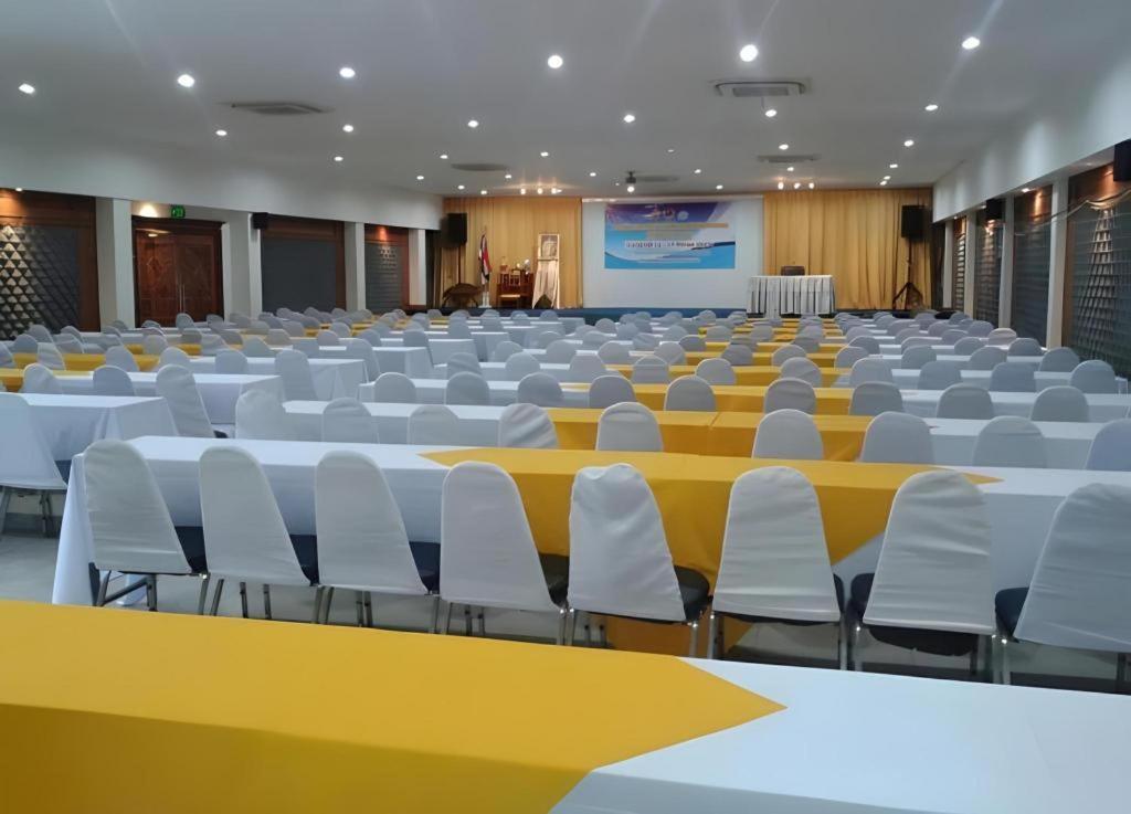 Phu Nga Hotel Natai Beach Buitenkant foto